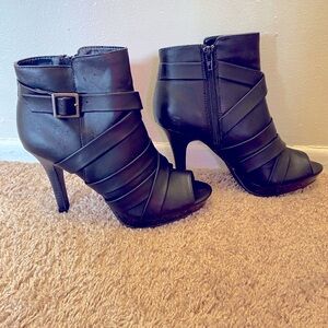 BLACK ANKLE BOOTS with Straps and Open Toe